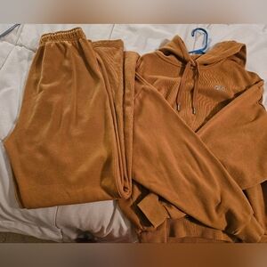 Alo Yoga Toffee Accolade Hoodie Sweatpant Set